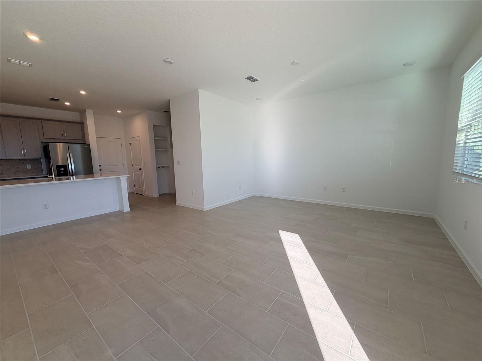 Image 11 of 74 For 9948 Red Canoe Alley