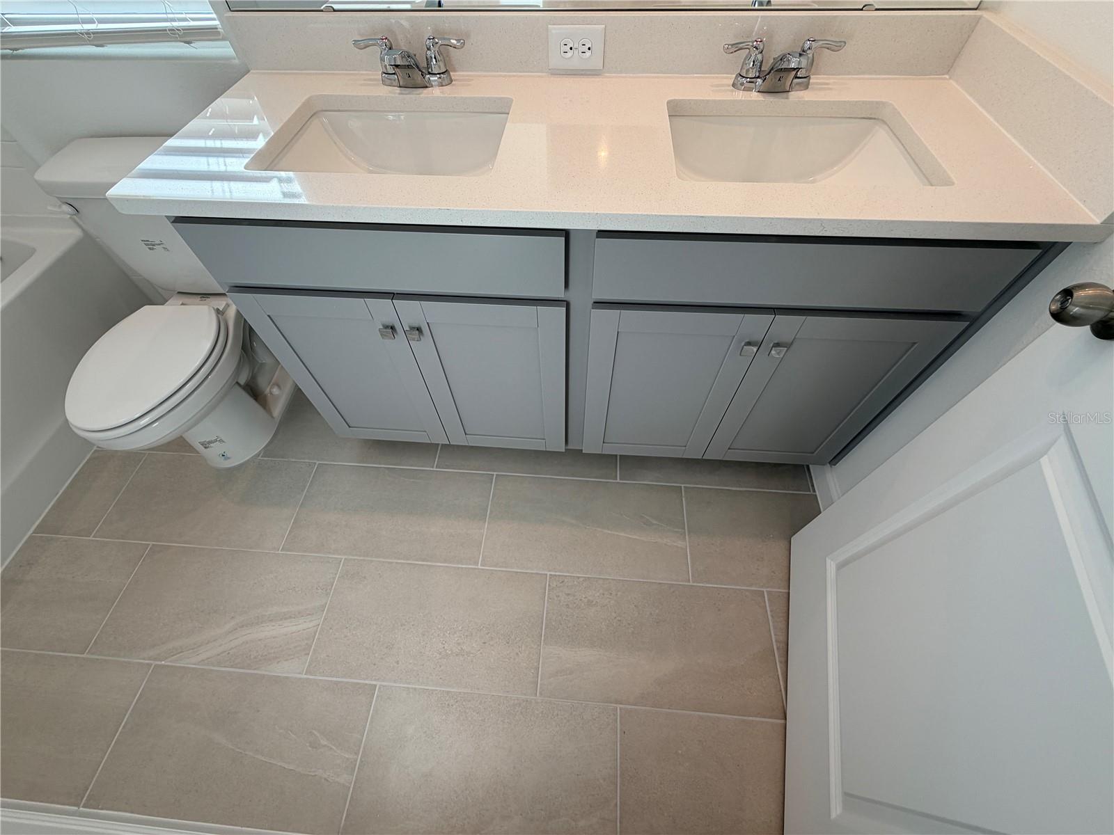 Image 20 of 74 For 9948 Red Canoe Alley