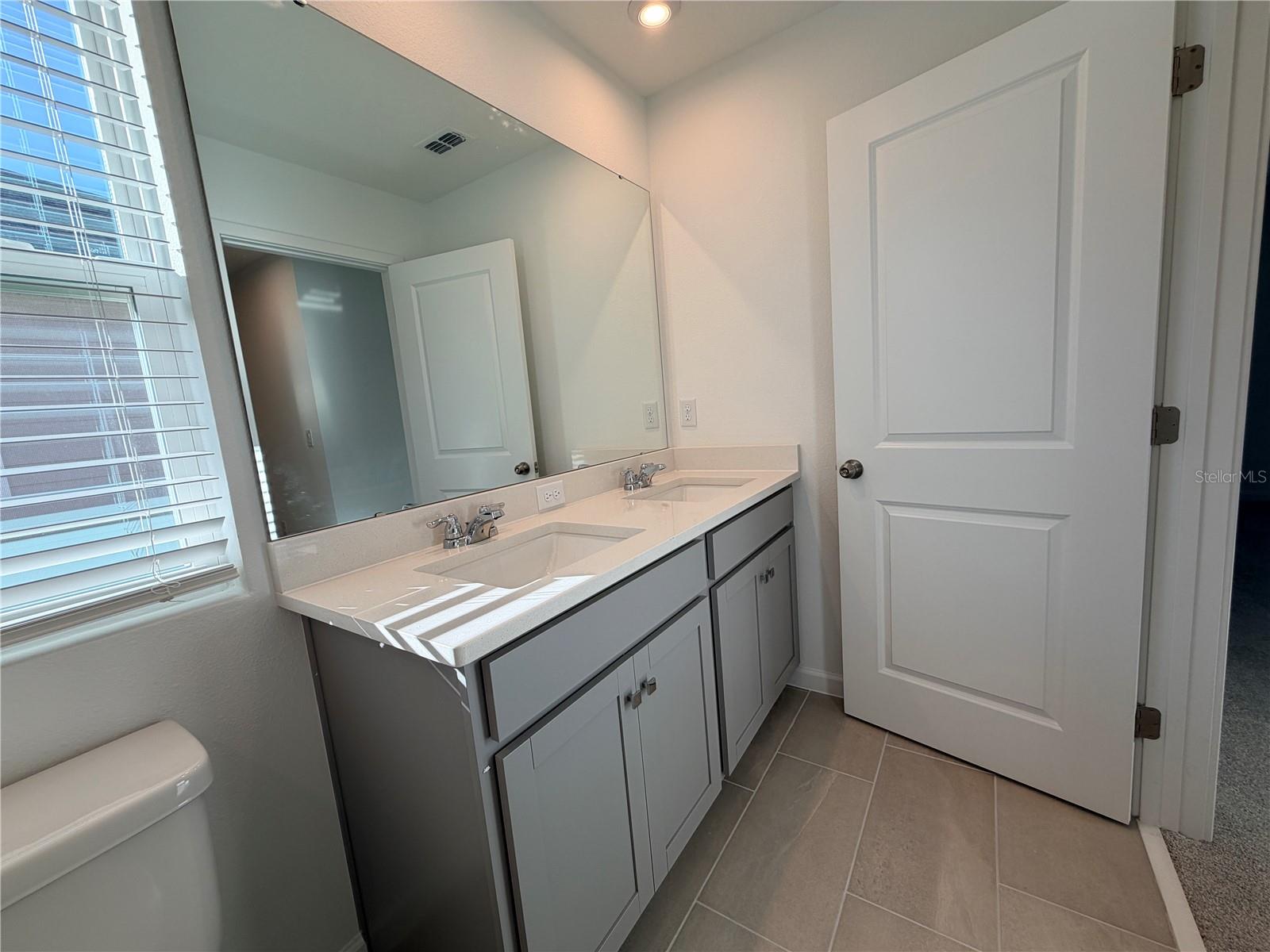 Image 23 of 74 For 9948 Red Canoe Alley