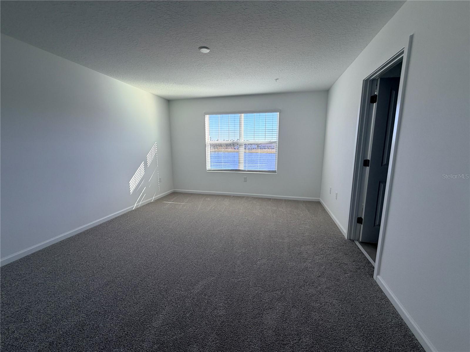 Image 31 of 74 For 9948 Red Canoe Alley