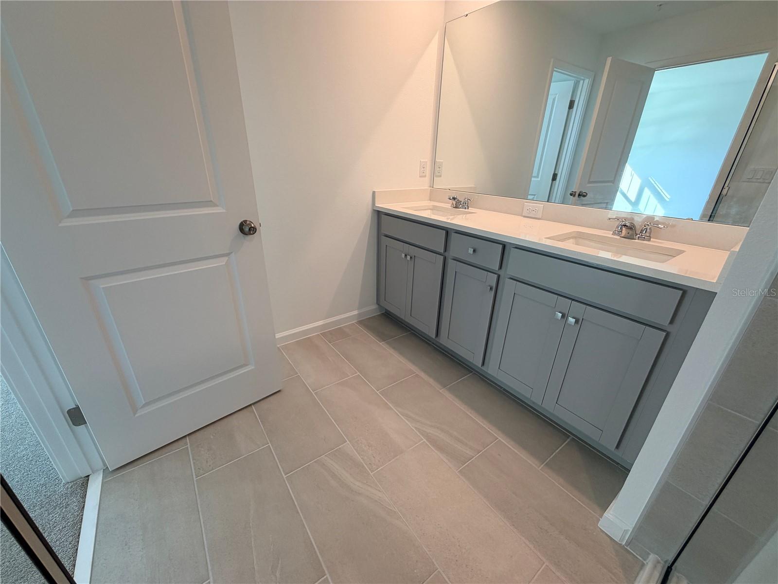 Image 44 of 74 For 9948 Red Canoe Alley