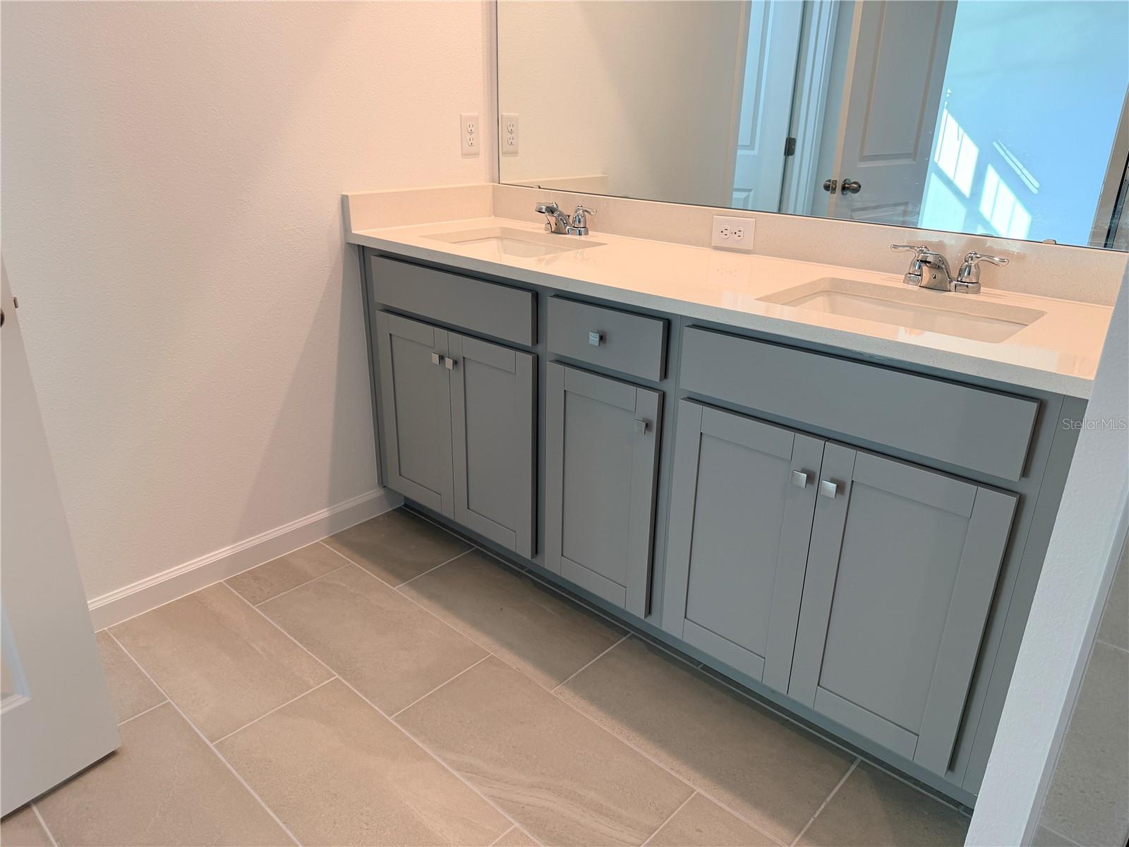 Image 45 of 74 For 9948 Red Canoe Alley