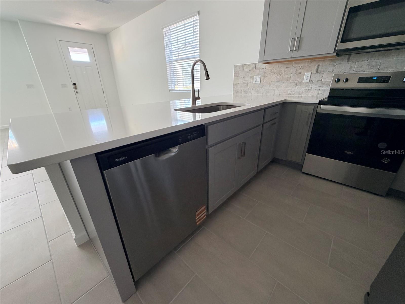 Image 8 of 74 For 9948 Red Canoe Alley