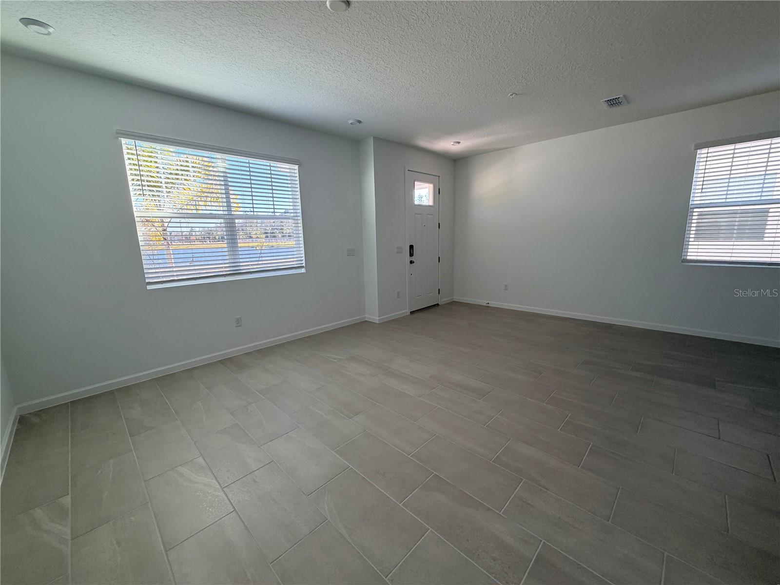 Image 9 of 74 For 9948 Red Canoe Alley