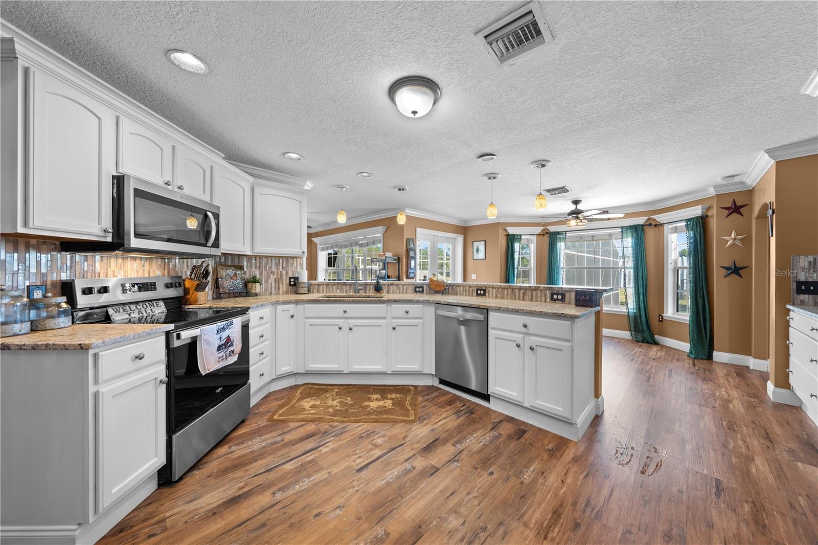 Image 10 of 64 For 3255 Tucker Avenue