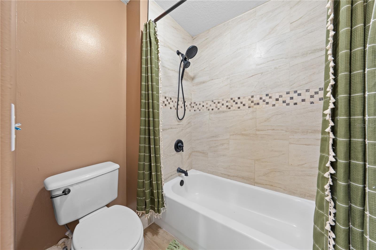 Image 18 of 64 For 3255 Tucker Avenue