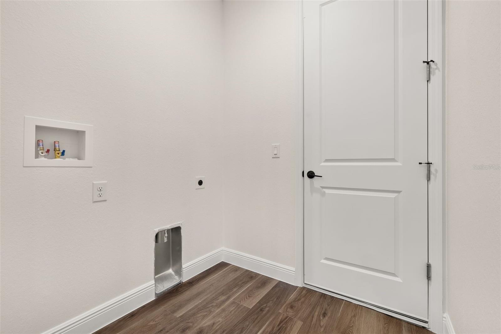 Image 18 of 38 For 2327 Monterey Road