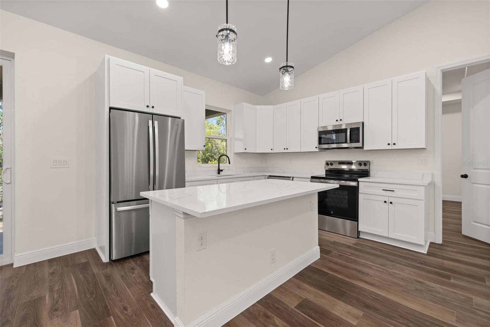 Image 8 of 38 For 2327 Monterey Road