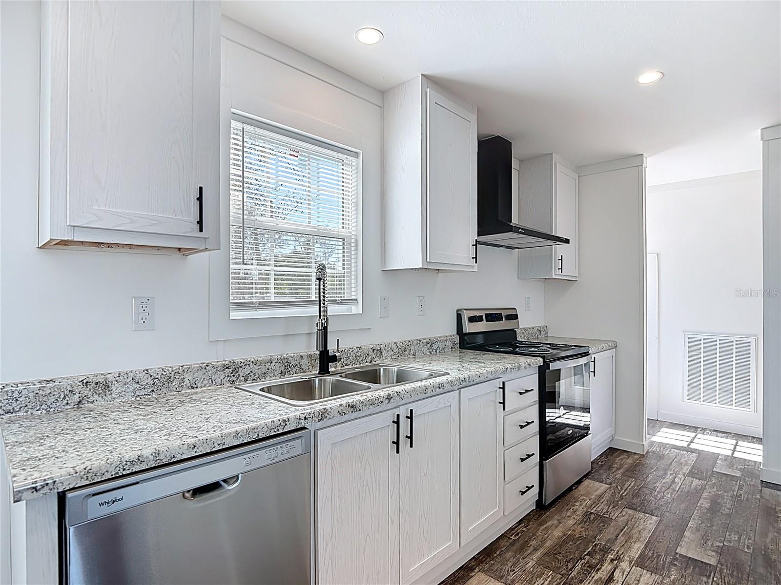 Image 13 of 45 For 12118 Pitcairn Street