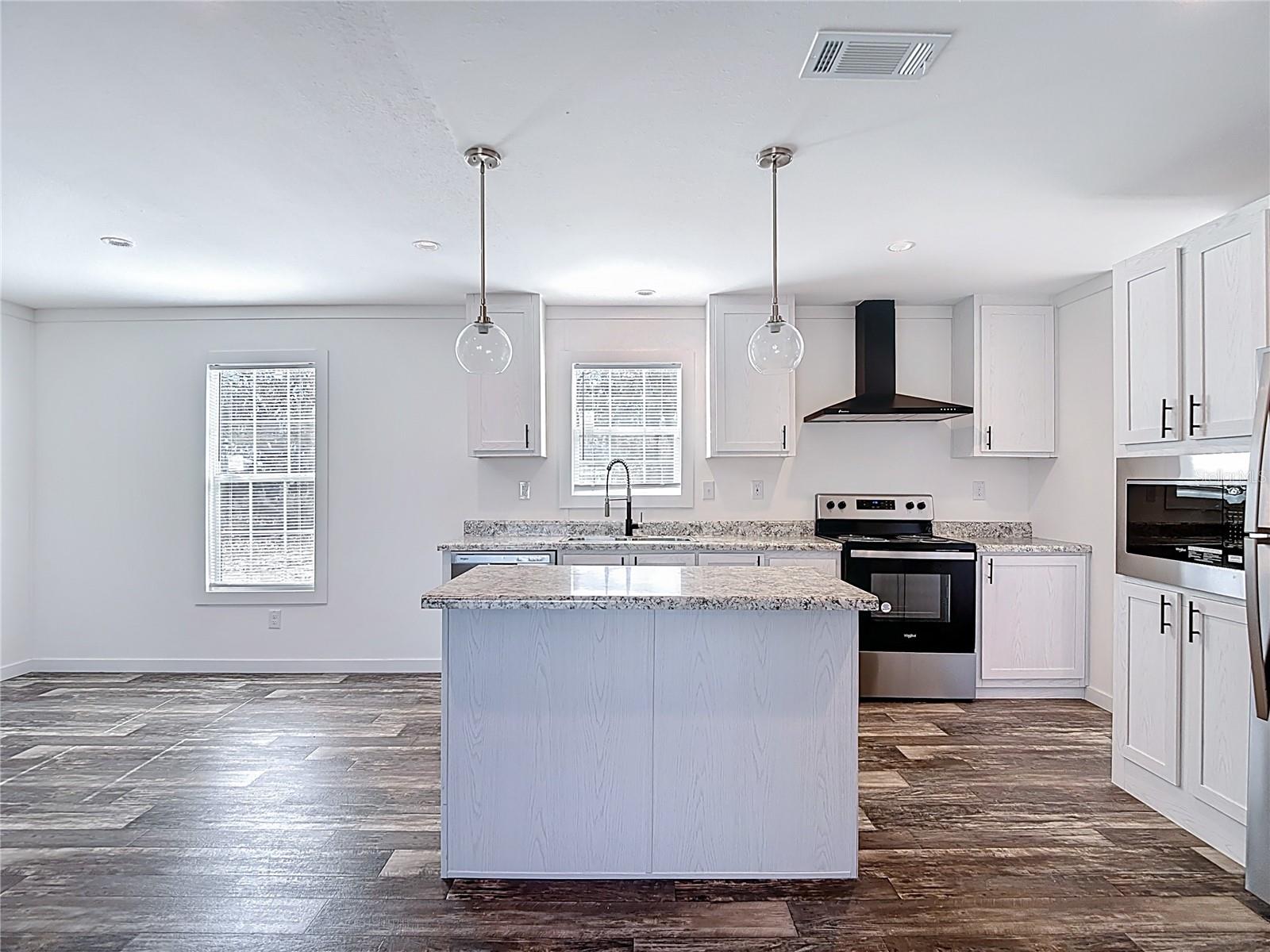 Image 6 of 45 For 12118 Pitcairn Street