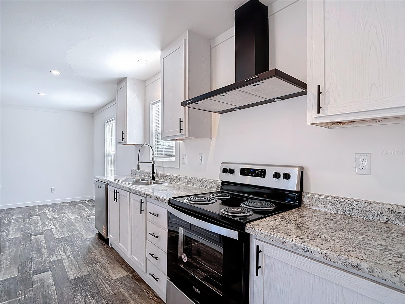 Image 9 of 45 For 12118 Pitcairn Street