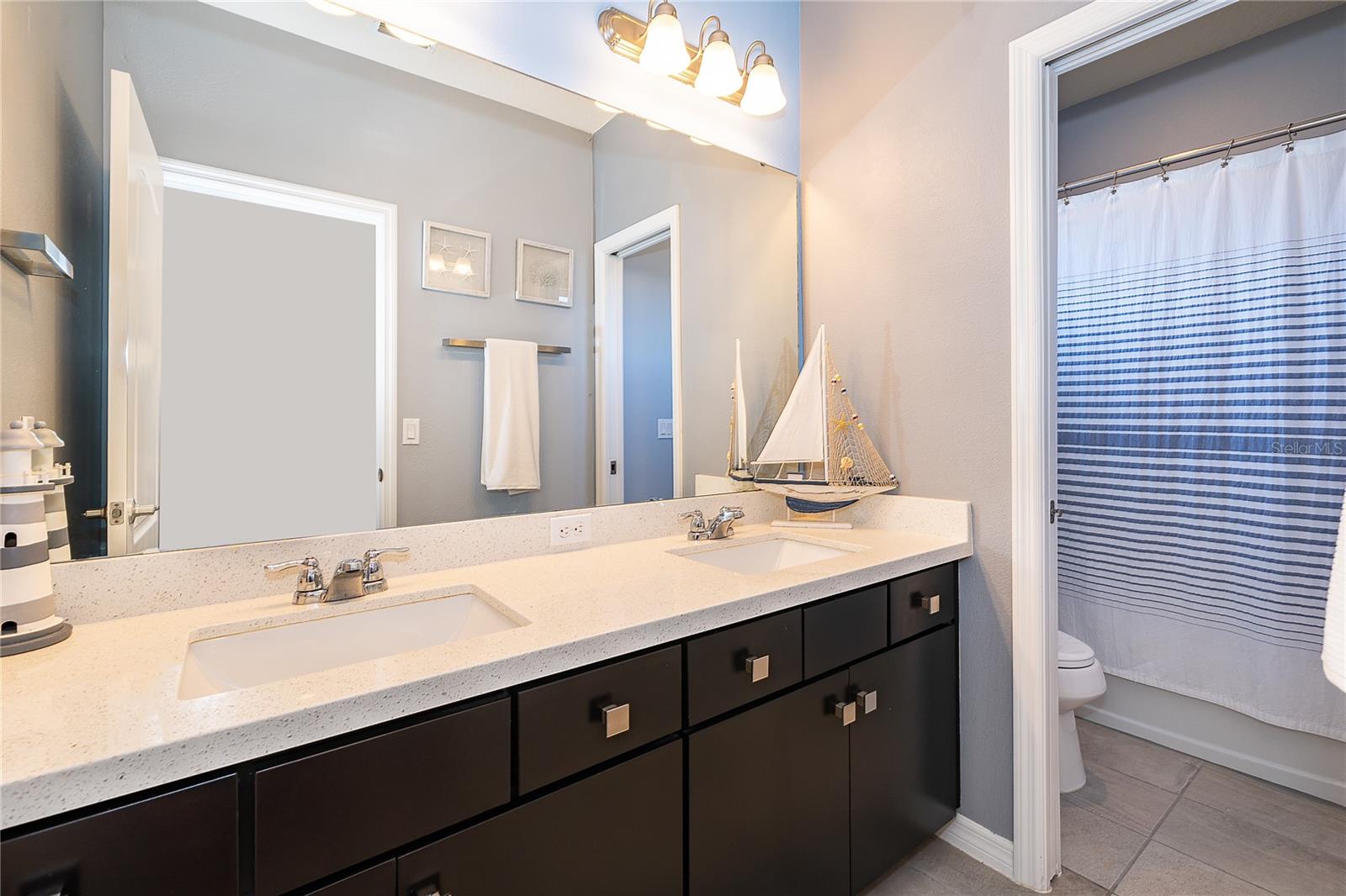 Image 33 of 53 For 8602 Finsen Street