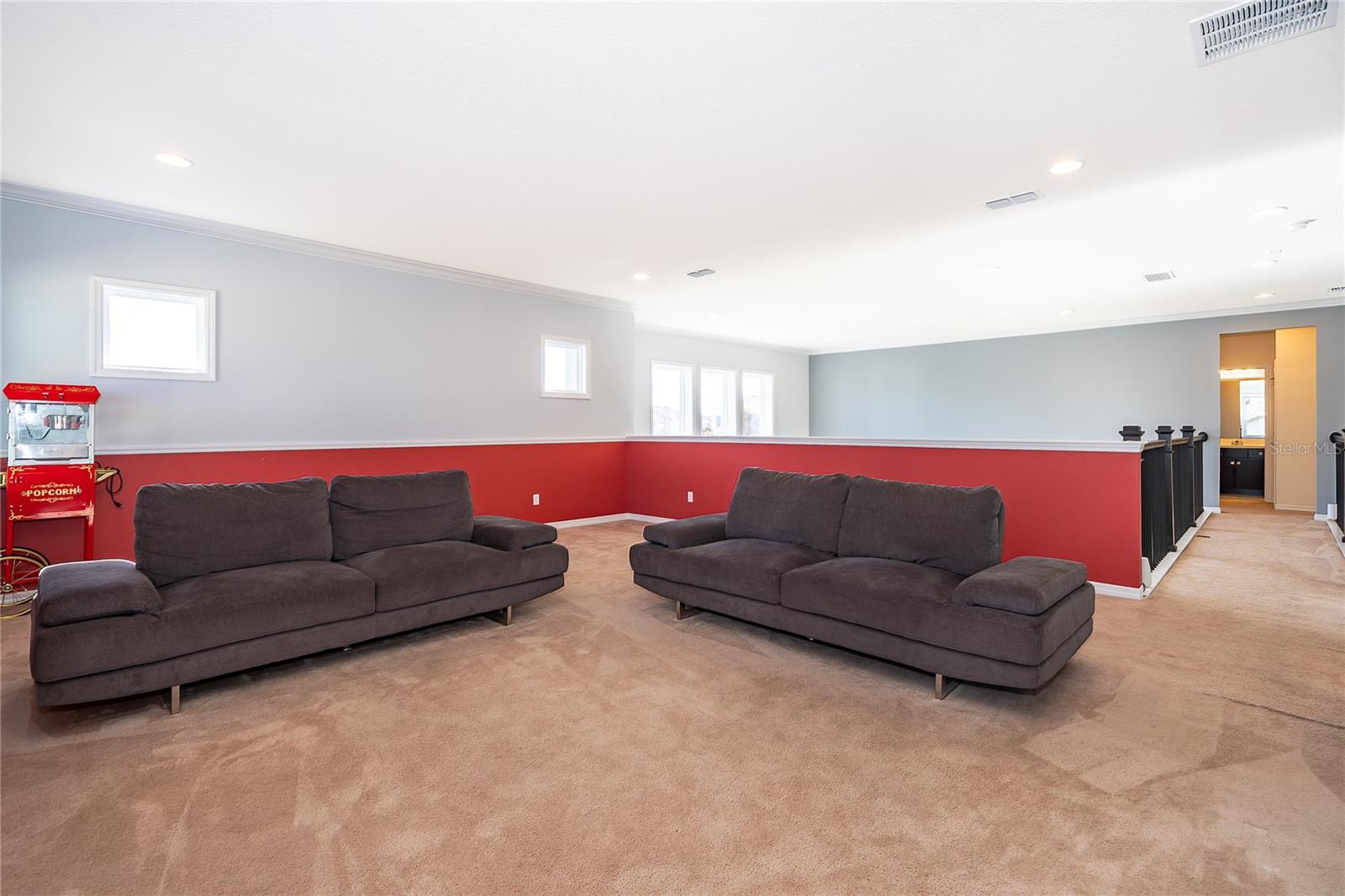 Image 35 of 53 For 8602 Finsen Street