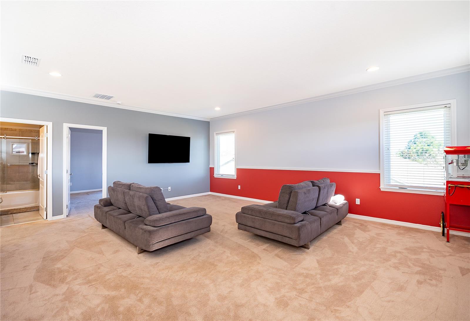 Image 36 of 53 For 8602 Finsen Street