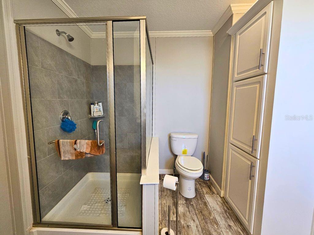 Image 15 of 19 For 1824 Riverside Drive