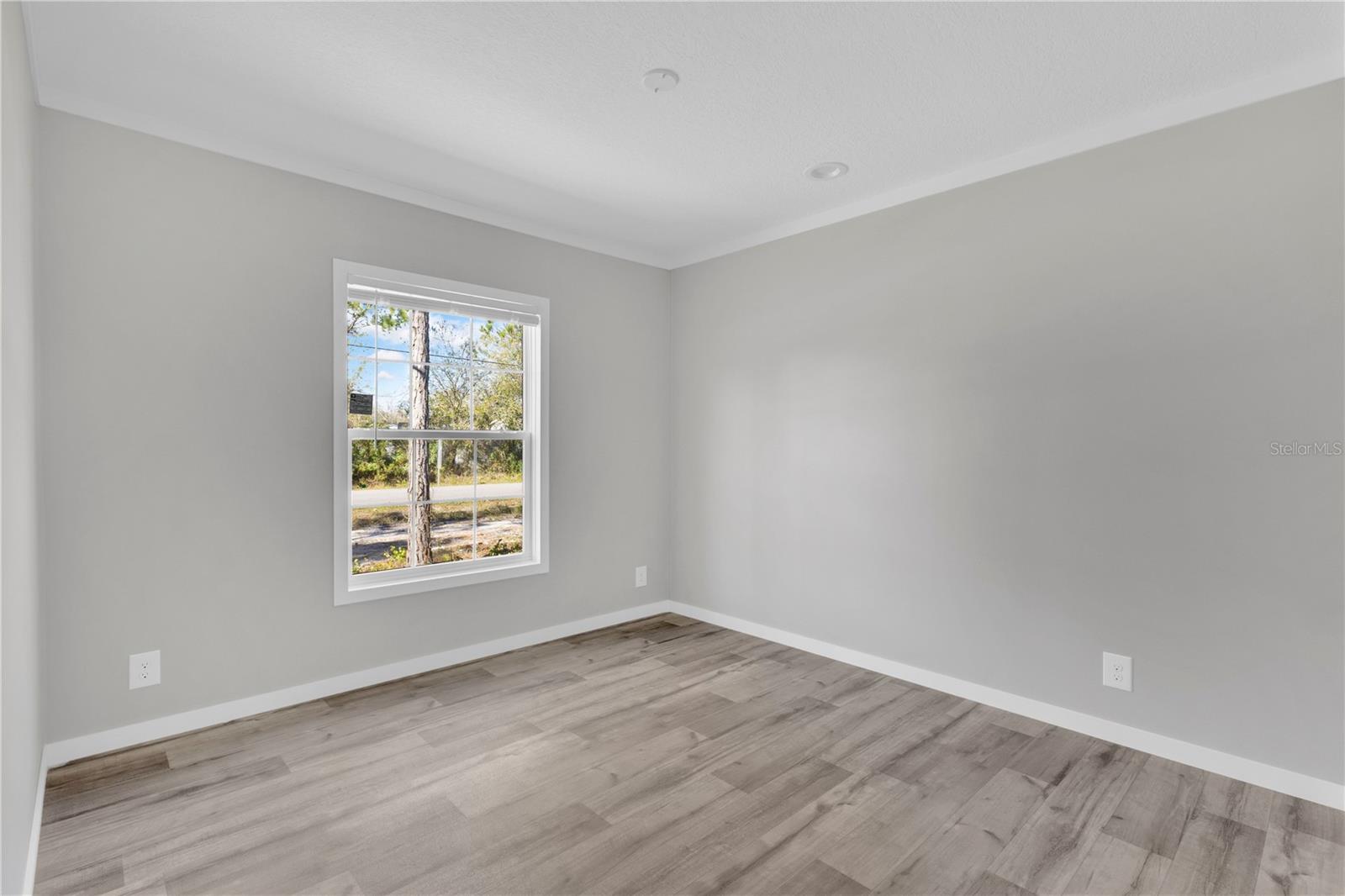 Image 17 of 30 For 4835 Nova Avenue