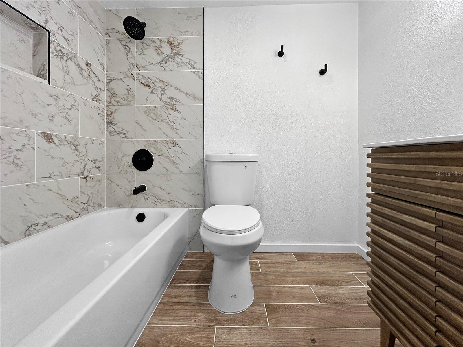 Image 10 of 12 For 805 Sky Lake Circle A