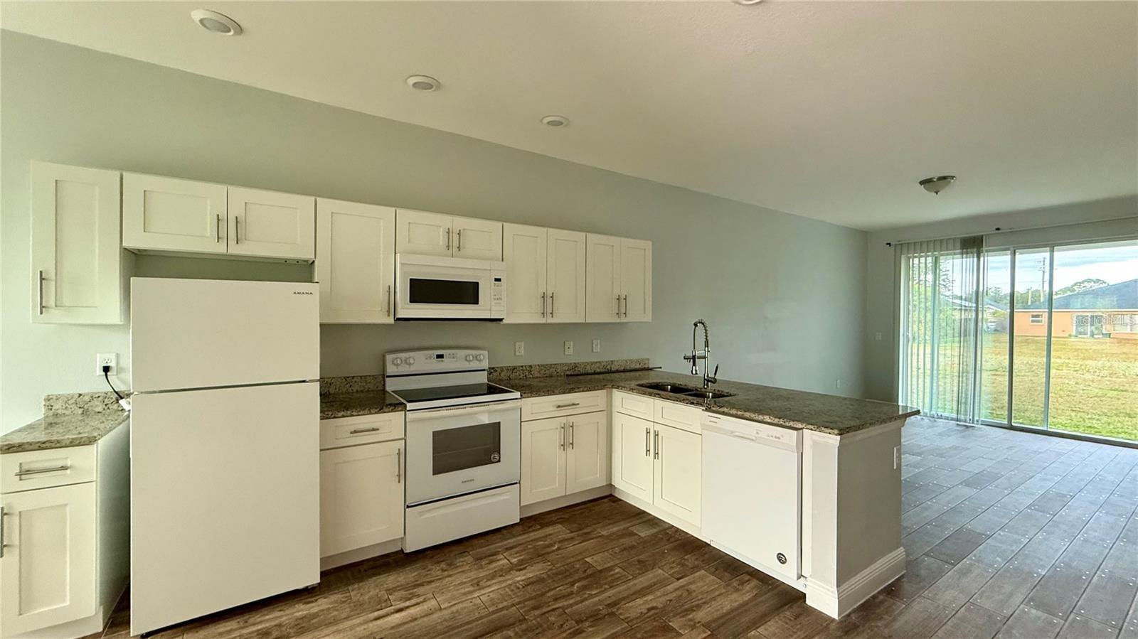 Image 2 of 10 For 710 Leopard Court B