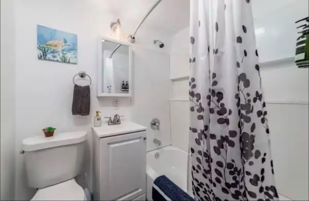 Image 10 of 23 For 907 Wabash Avenue