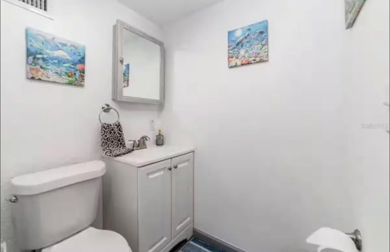 Image 13 of 23 For 907 Wabash Avenue