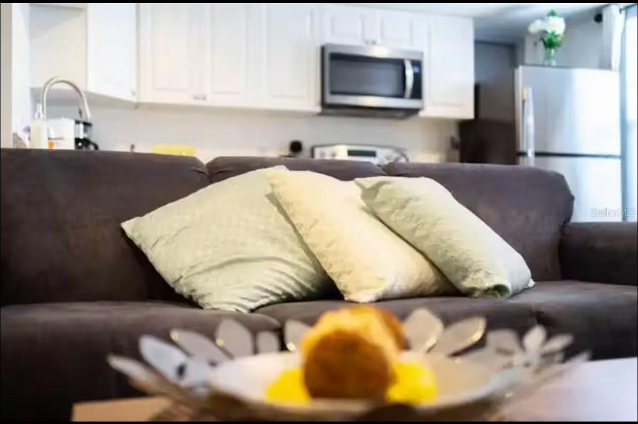 Image 6 of 23 For 907 Wabash Avenue