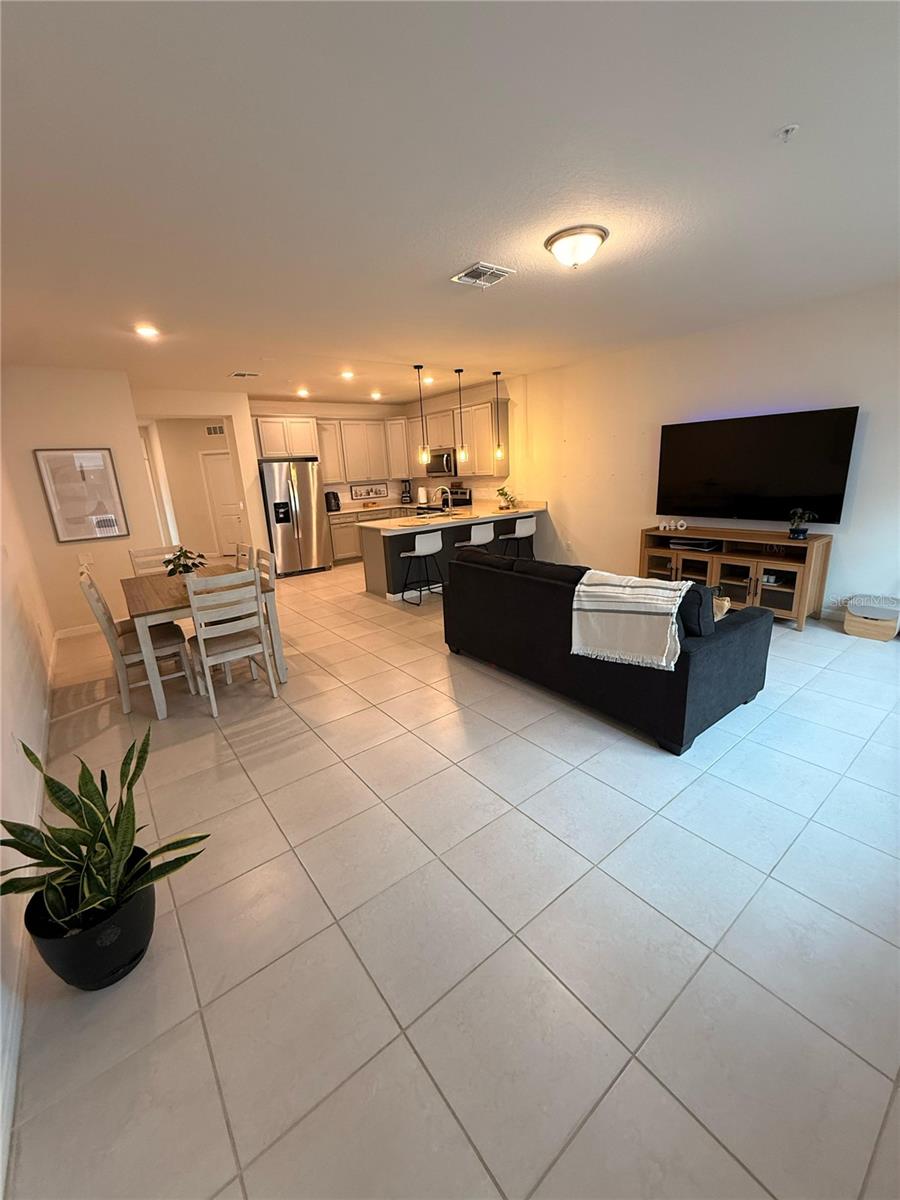 Image 11 of 45 For 10923 Leafshore Loop