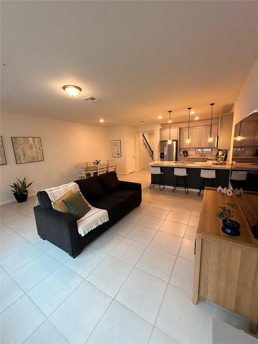 Image 12 of 45 For 10923 Leafshore Loop