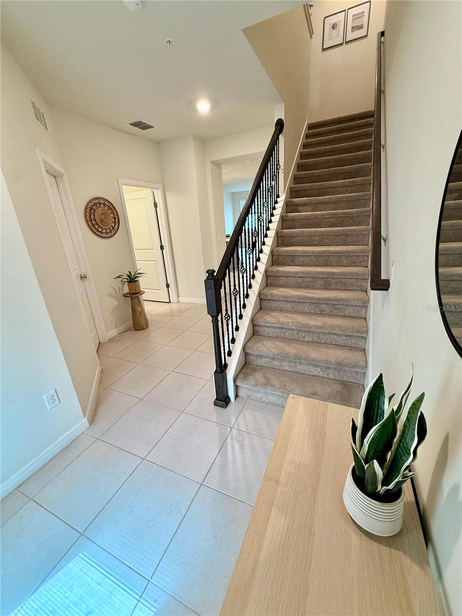 Image 14 of 45 For 10923 Leafshore Loop