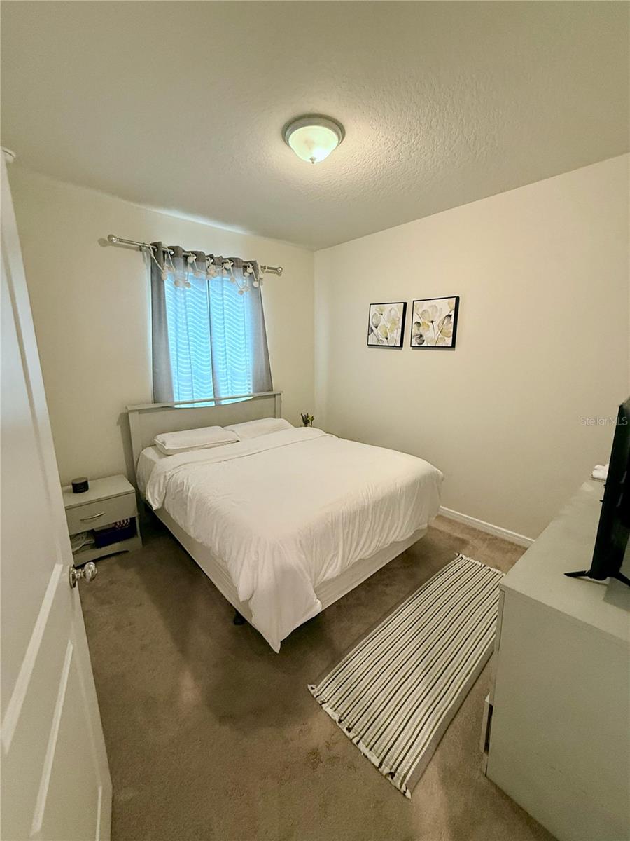 Image 17 of 45 For 10923 Leafshore Loop