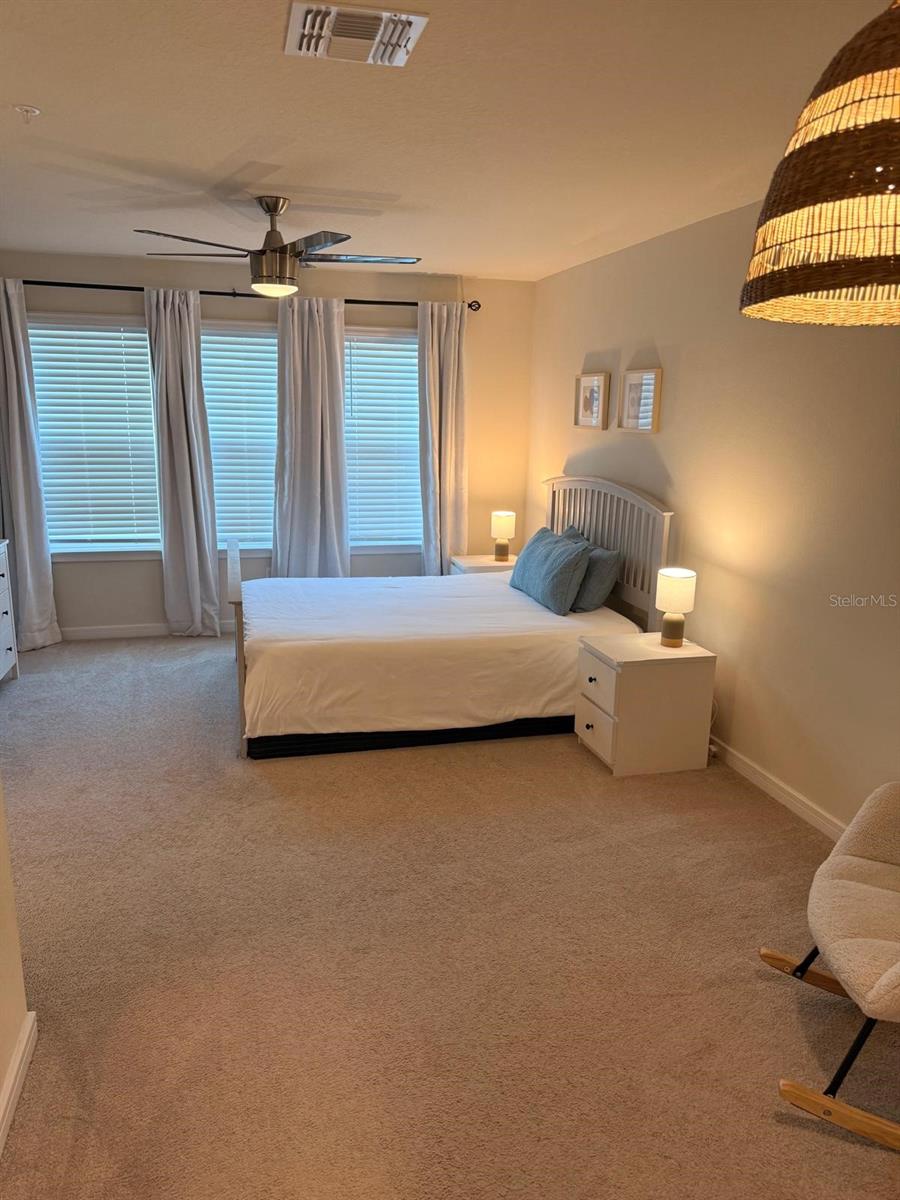 Image 24 of 45 For 10923 Leafshore Loop