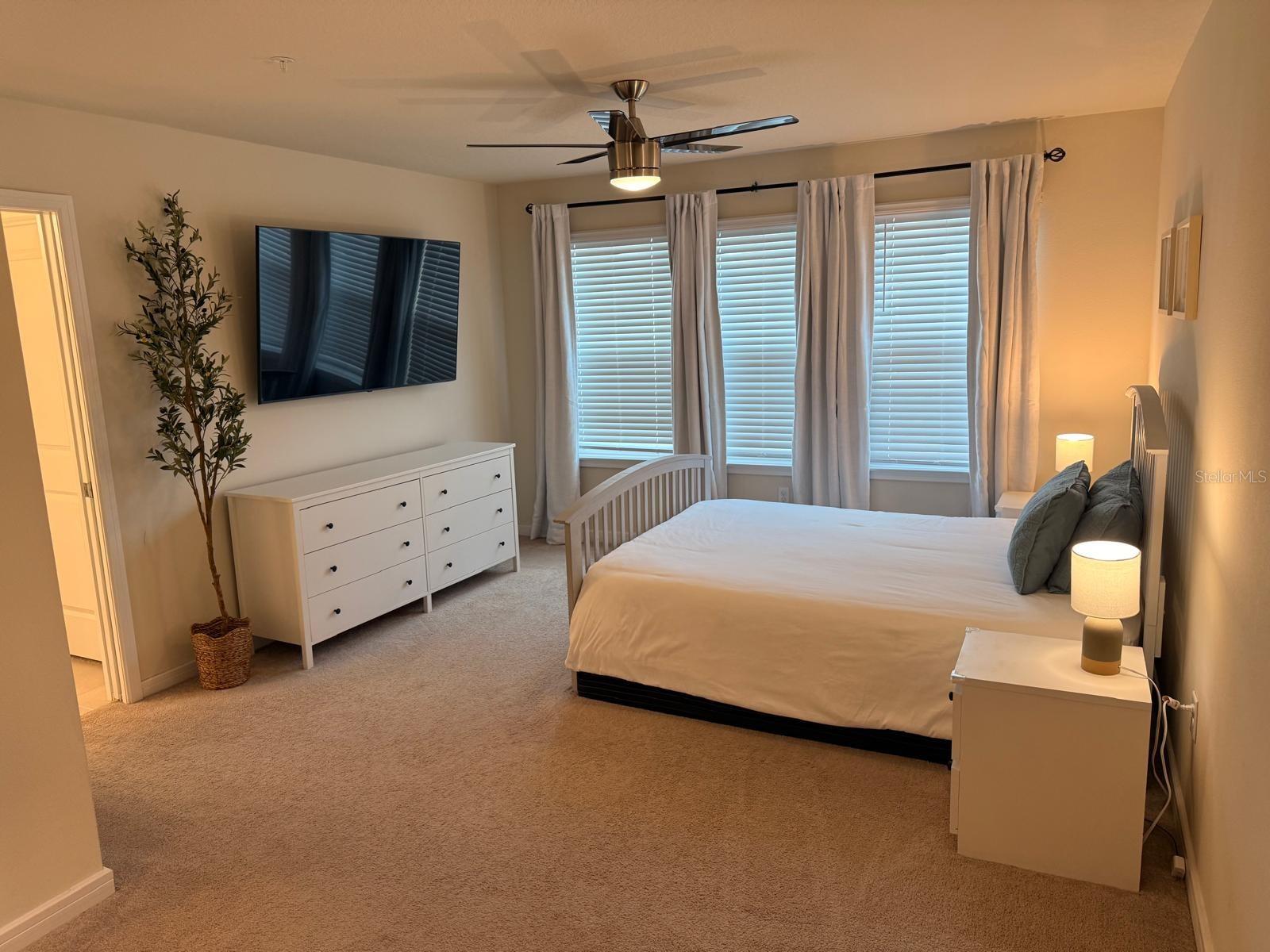 Image 29 of 45 For 10923 Leafshore Loop