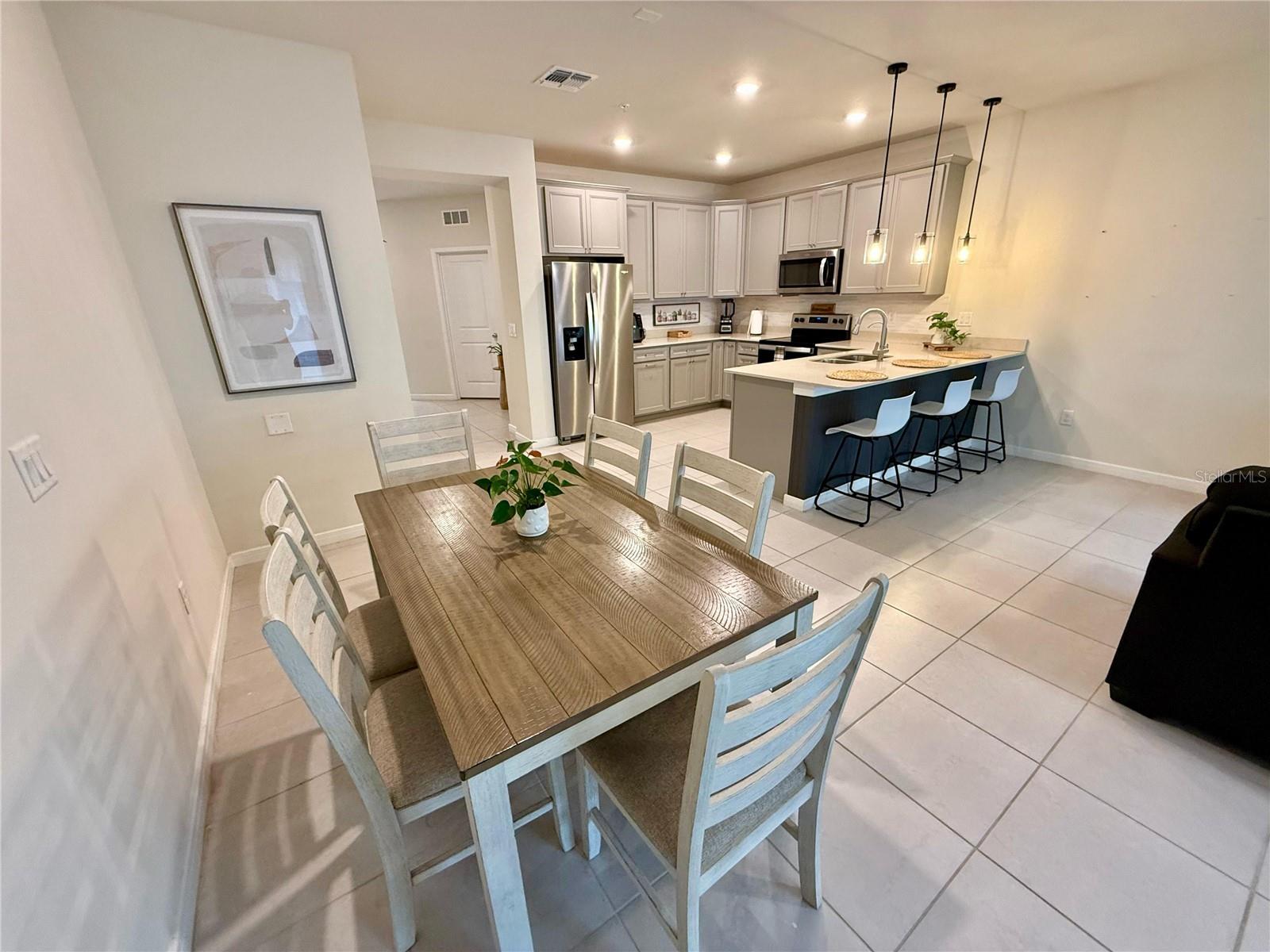 Image 8 of 45 For 10923 Leafshore Loop