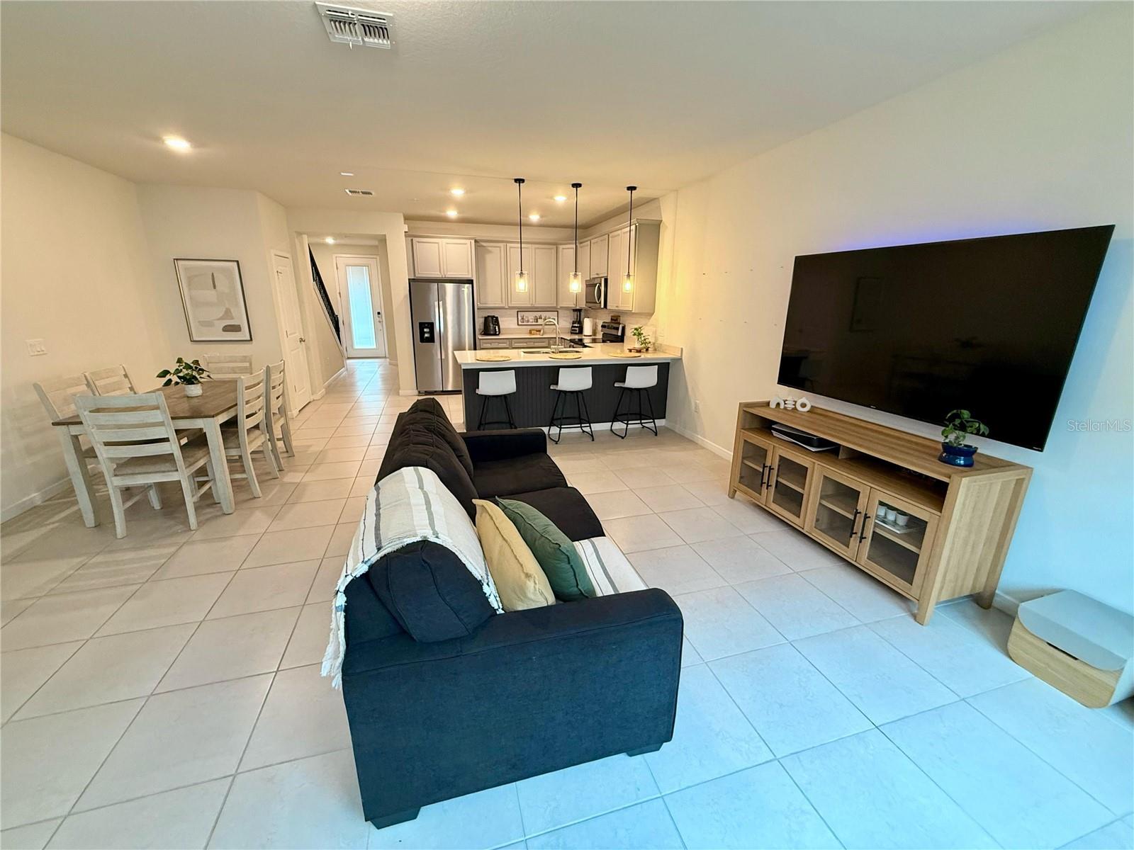 Image 9 of 45 For 10923 Leafshore Loop