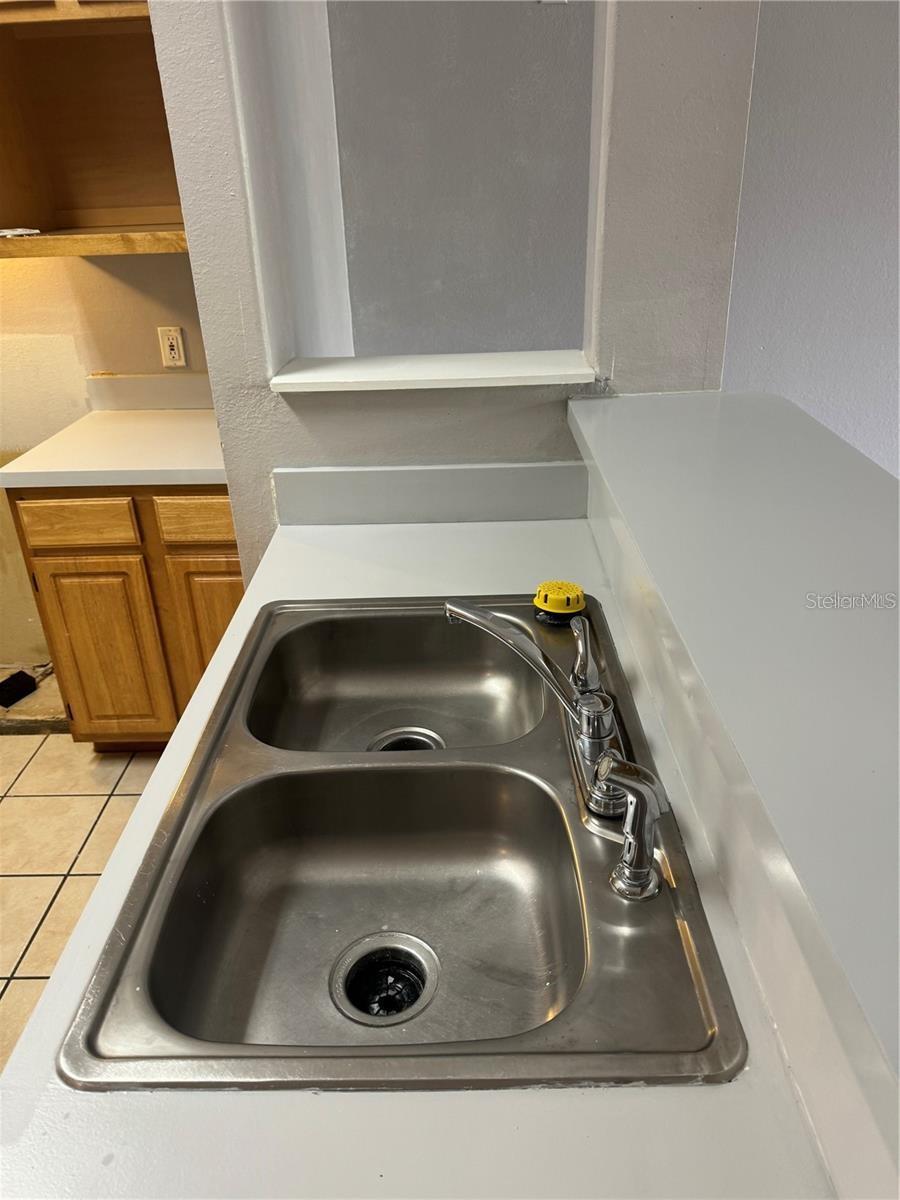 Image 11 of 12 For 6413 Astor Villages  210