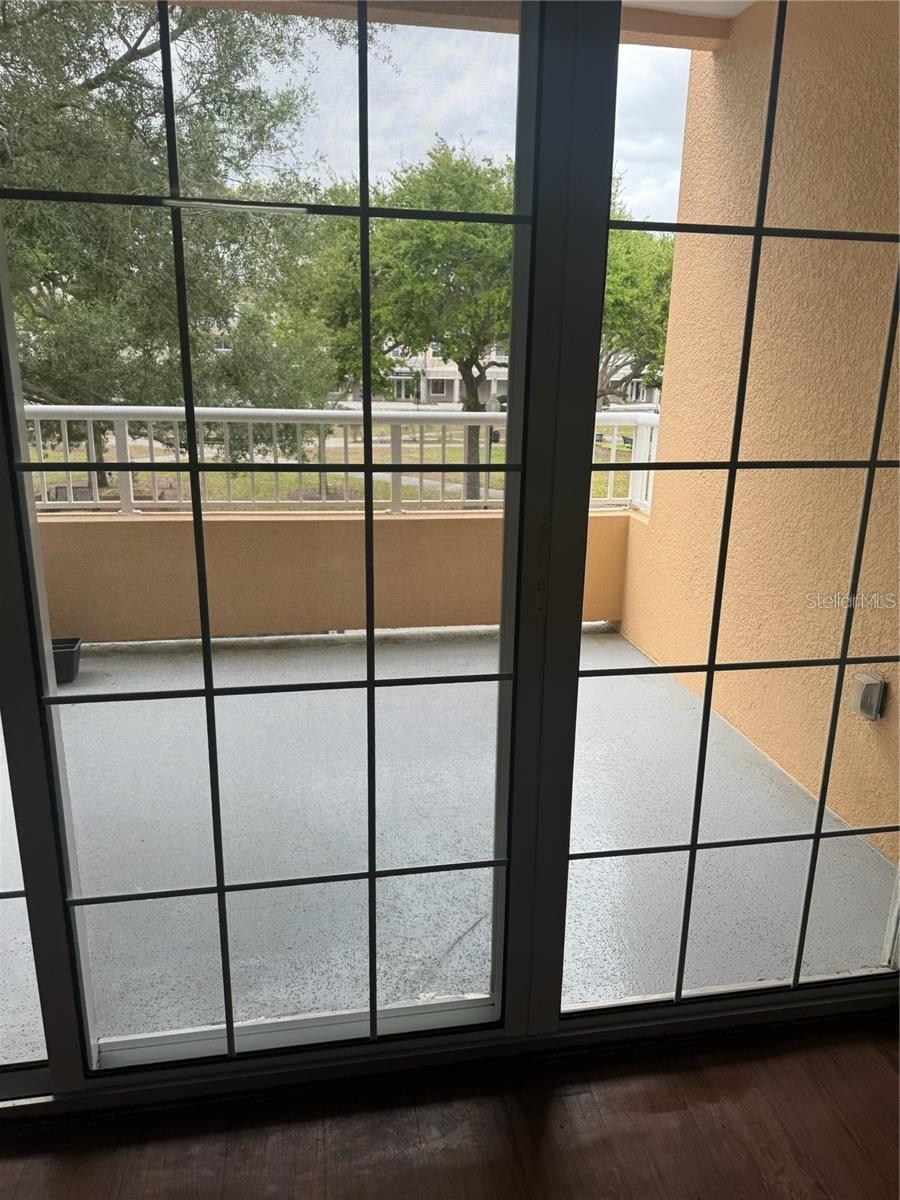 Image 6 of 12 For 6413 Astor Villages  210