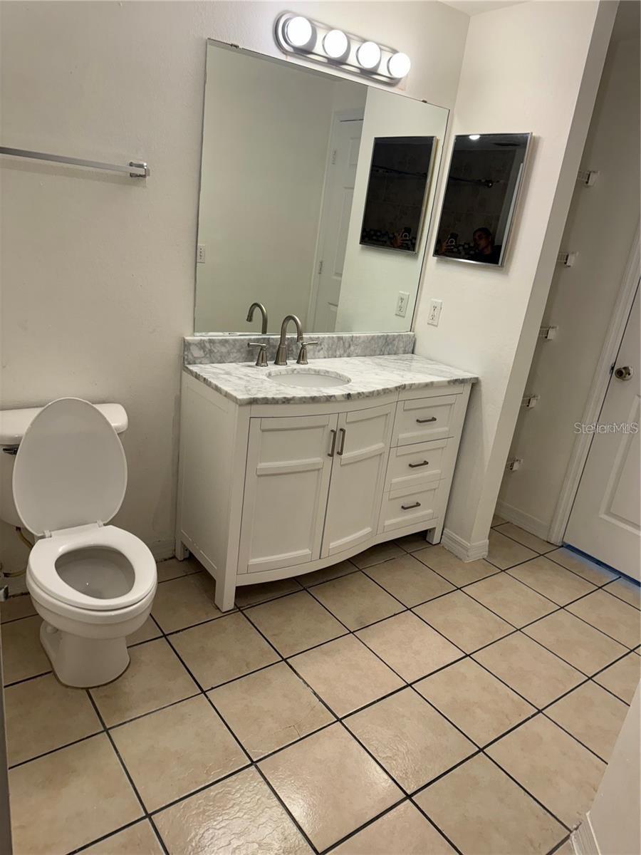 Image 8 of 12 For 6413 Astor Villages  210