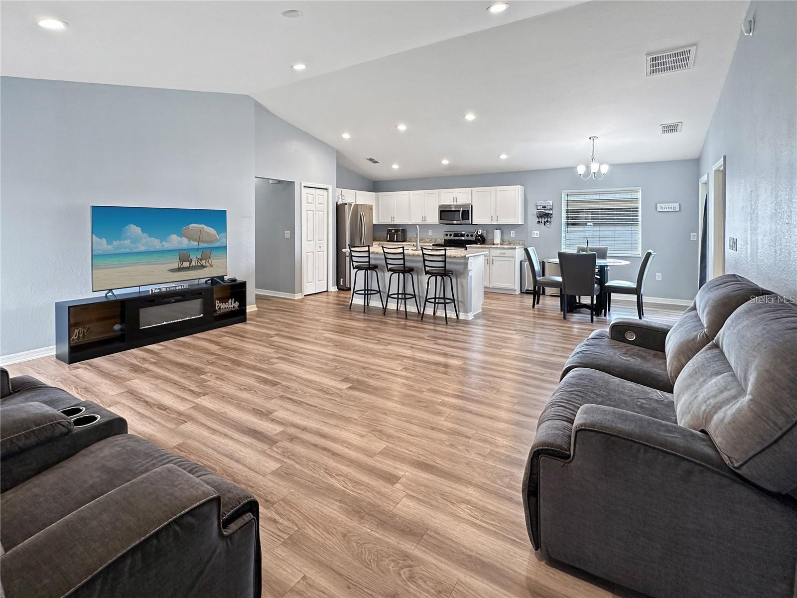 Image 5 of 19 For 314 Tanager Street