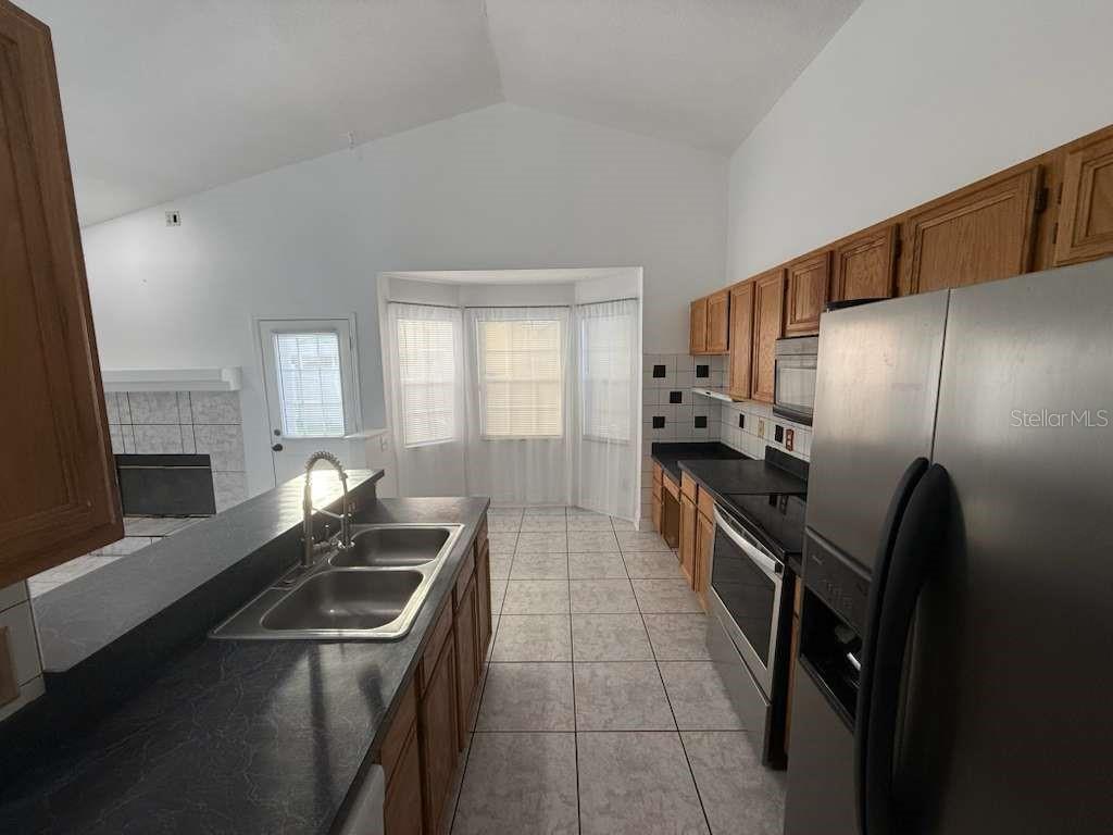 Image 10 of 33 For 2009 River Park Boulevard