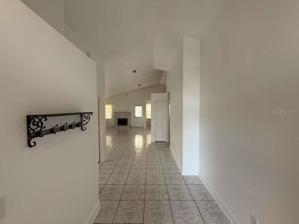 Image 3 of 33 For 2009 River Park Boulevard