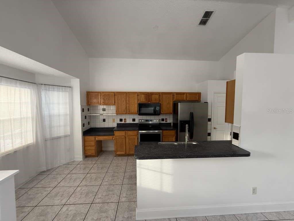 Image 9 of 33 For 2009 River Park Boulevard