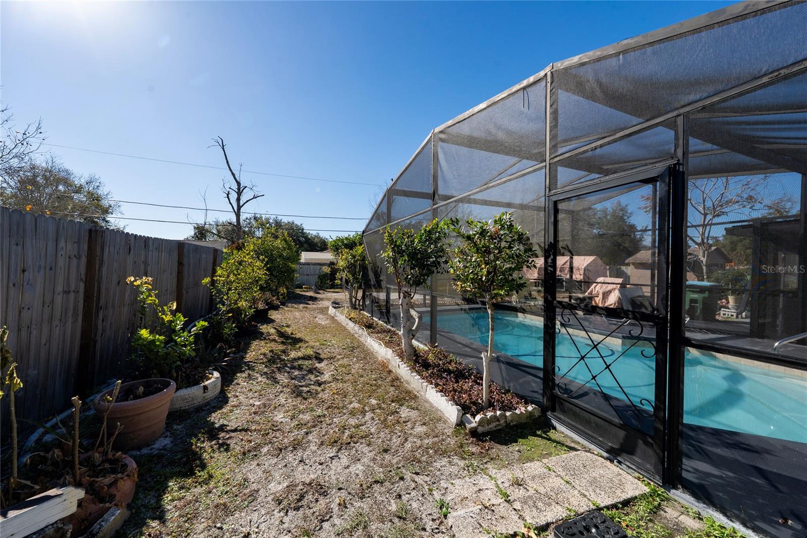 Image 4 of 18 For 2825 Beal Street