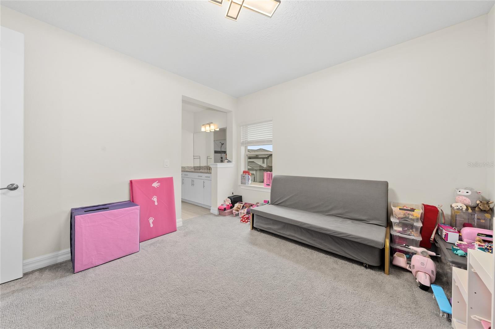 Image 32 of 51 For 8024 Leaf Grove Circle Circle