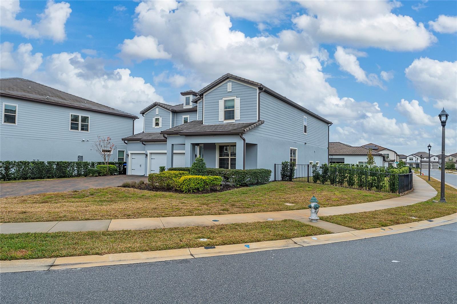 Image 4 of 51 For 8024 Leaf Grove Circle Circle