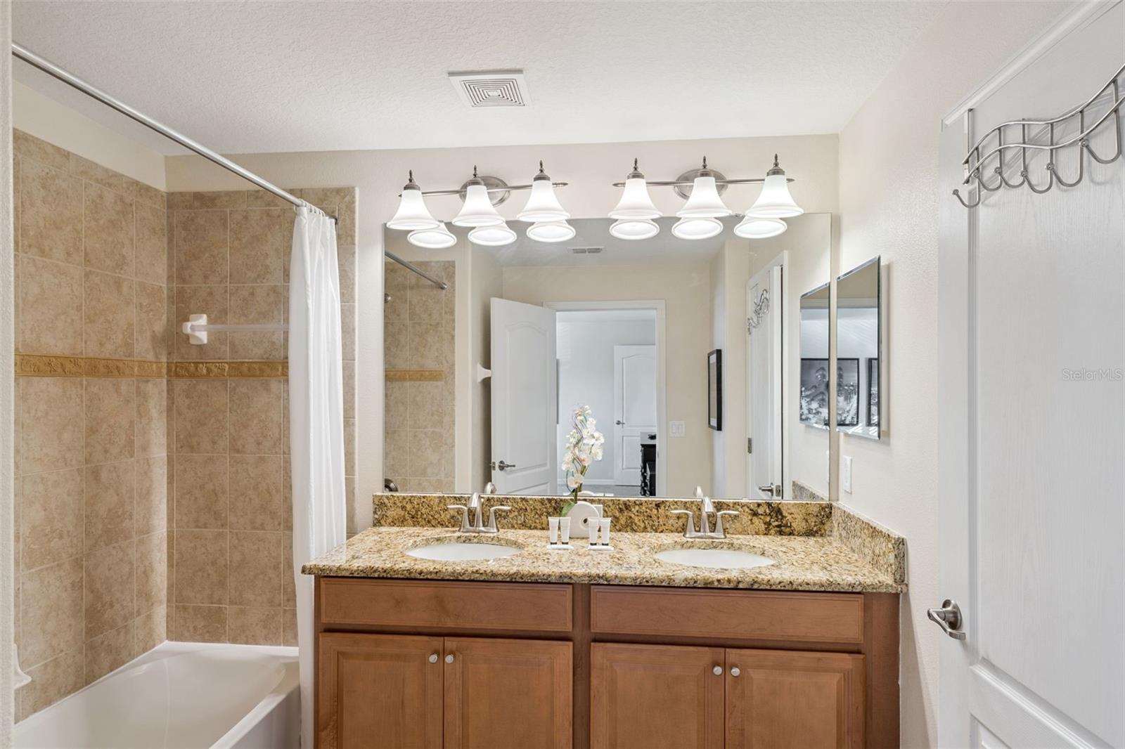 Image 17 of 68 For 8957 Sugar Palm Road