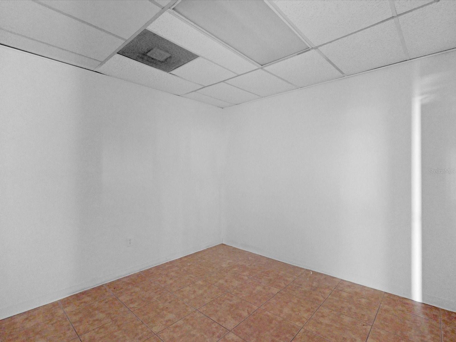 Listing photo id 9 for 3425 Forsyth Road