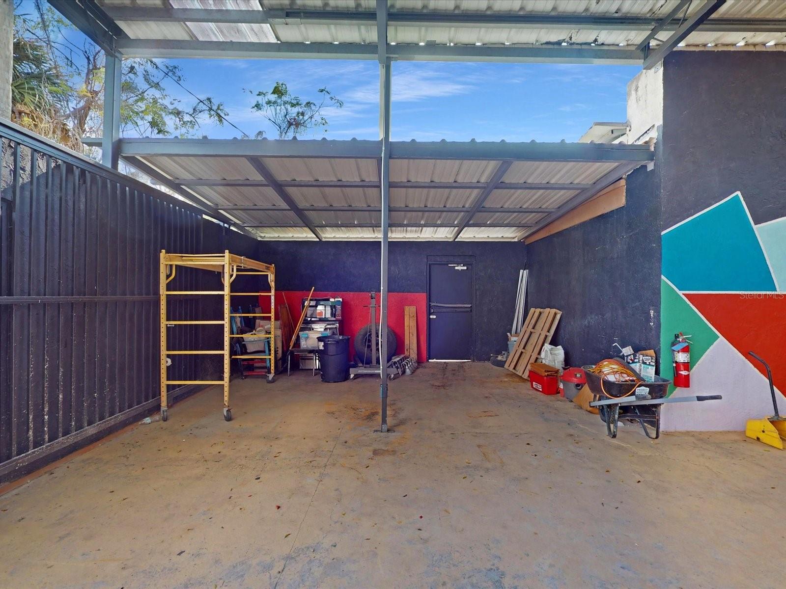 Listing photo id 12 for 3425 Forsyth Road