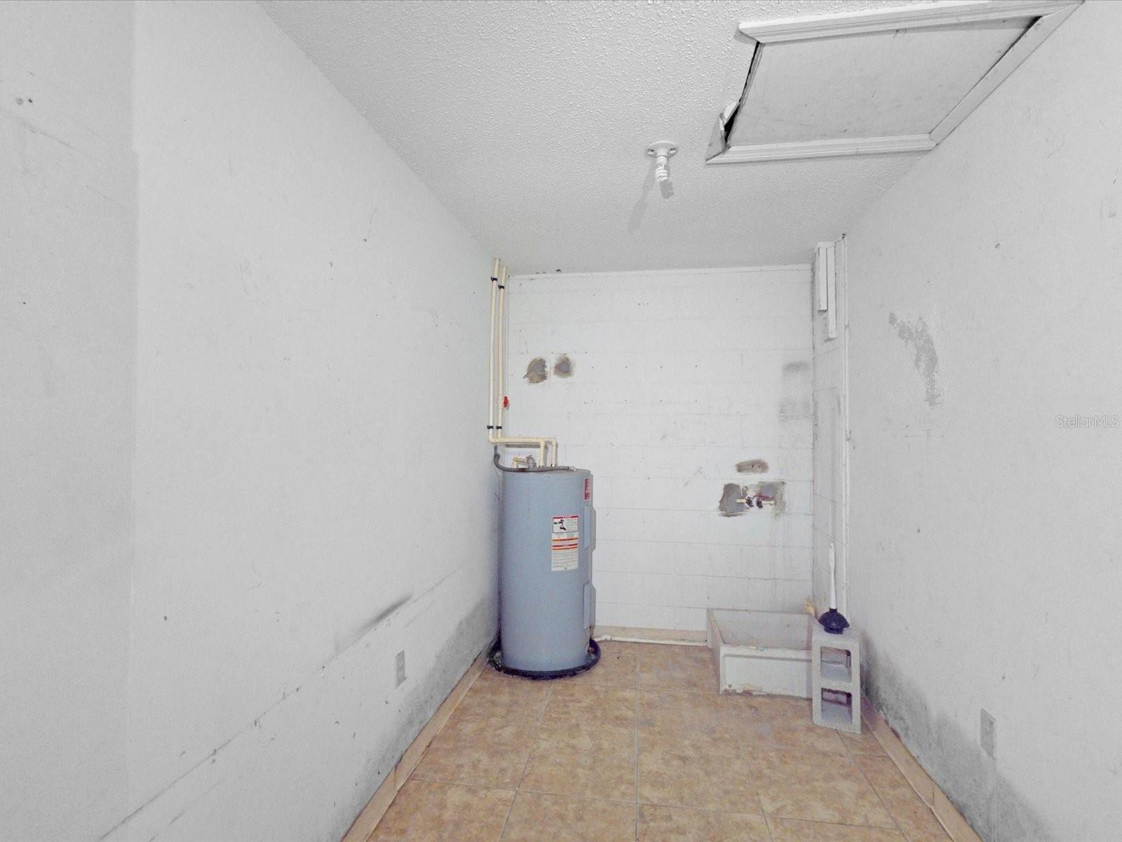 Listing photo id 18 for 3425 Forsyth Road