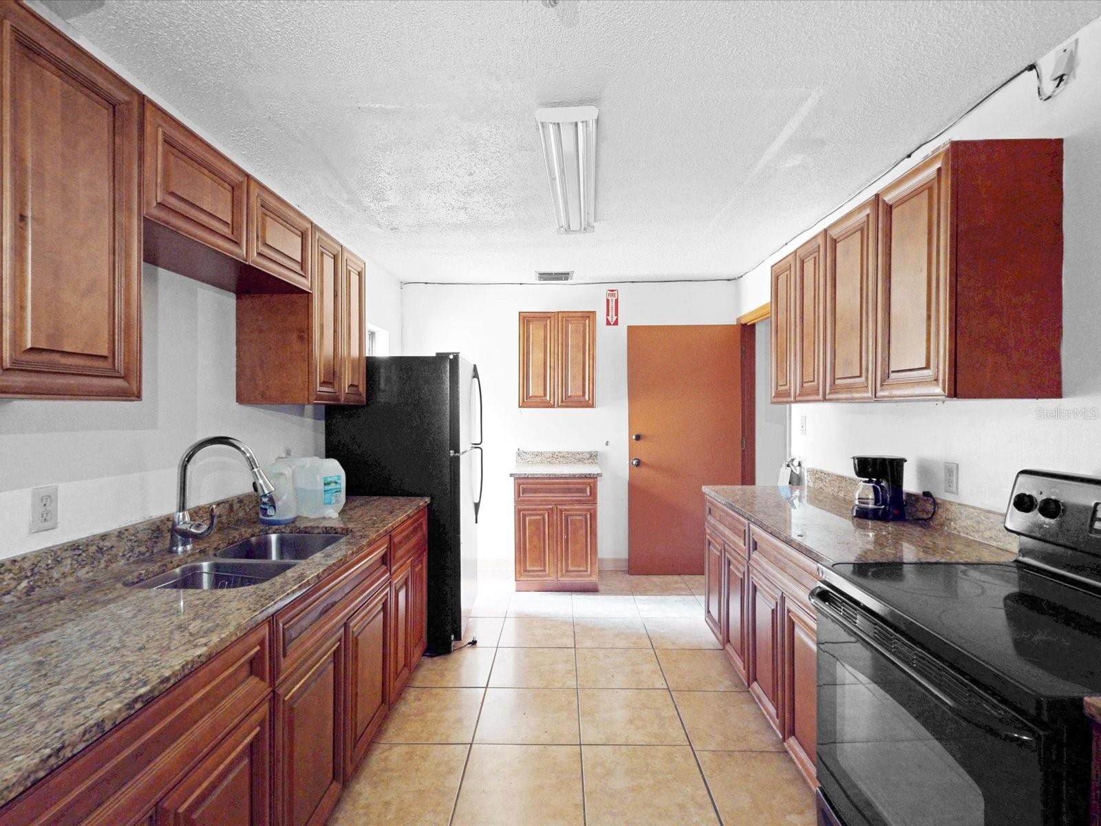 Listing photo id 20 for 3425 Forsyth Road