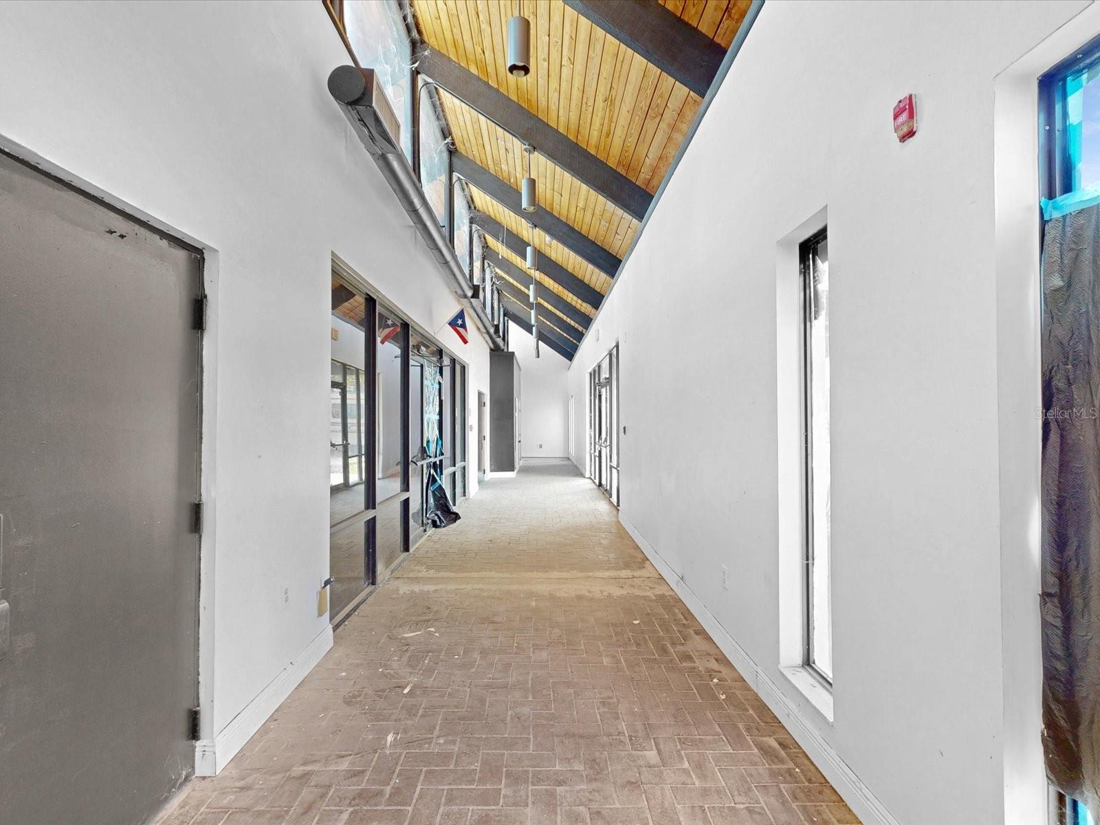 Listing photo id 1 for 3425 Forsyth Road