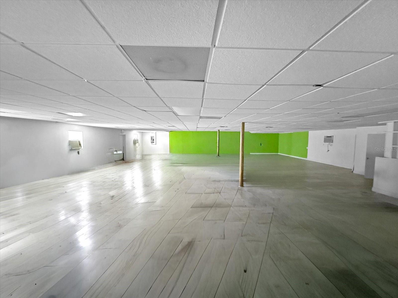 Listing photo id 37 for 3425 Forsyth Road